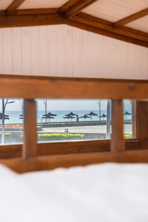 Matarma Beach Residence — Aframe Window Sea