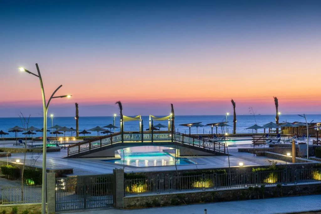 Matarma Beach Residence — Promenade Dusk
