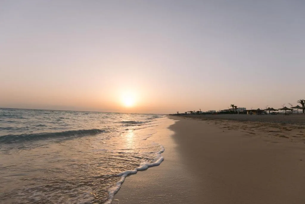 Matarma Beach Residence — Shore Sunset